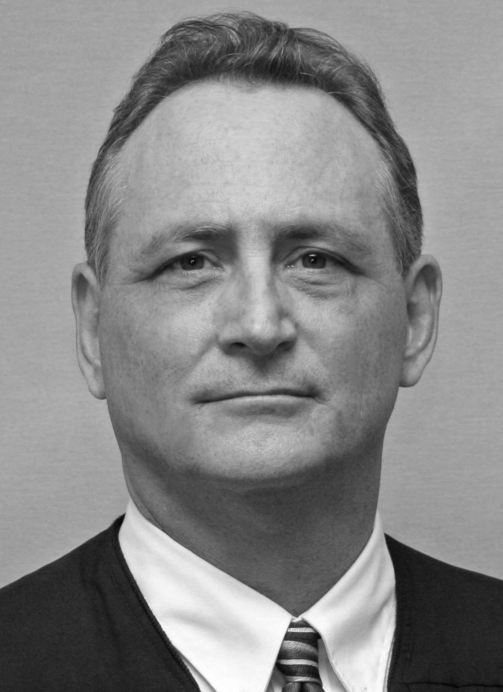 Juez Principal Robert E. Morin