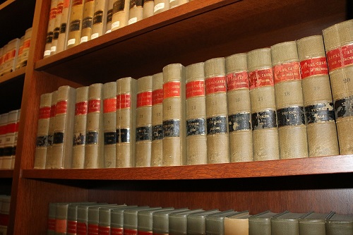 Sách của Tòa án DC